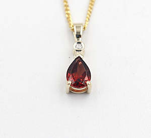 9ct Gold Genuine Garnet Pendent P2000-GADC