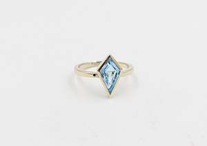 9ct Gold Ladies Kite shape SYR8037