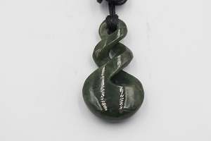 Greenstone Carving Collection: New Zealand Greenstone Twist HPN902