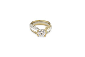 Gold Ladies Rings: 18ct White and Yellow Gold Lab Diamond Solitiare Ring SYR000
