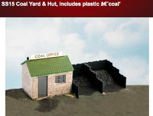 Wills SS15 Coal Yard and Hut, includes plastic ‘coal’ OO Scale