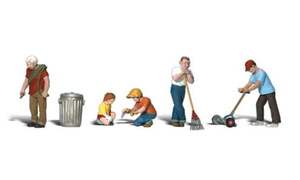 Products: Woodland Scenics A2204 Lawn Workers N Gauge Figures
