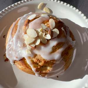 Frontpage: Almond Croissant Scroll