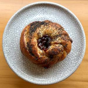 Bialy Knot - Red Onion & Poppyseed (V+)