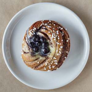 PRE-ORDER SATURDAY: Nordic Knot - Blueberry & Custard