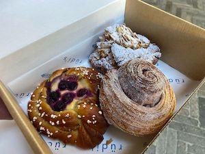 PRE-ORDER MATARIKI: Rüdi's Pastry Gift Box