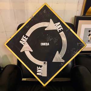 Edward - In an alternative universe Banksy is Māori