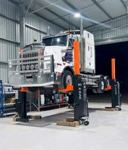 Products: Heavy Vehicle Lifts