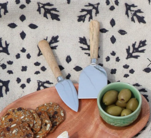 Earth Lovers: Mango Wood Cheese Knife Set by Trade Aid