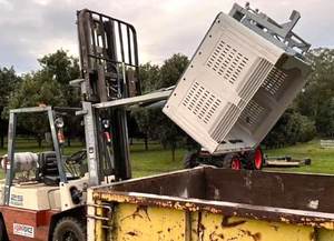 Hydraulic Attachments: Forward Bin Tipper 1000kg
