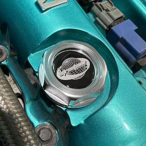 Accessories: SILVER STREETSIDE OIL CAP