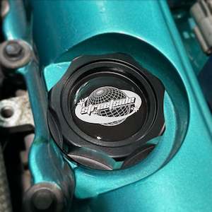Accessories: BLACK STREETSIDE OIL CAP