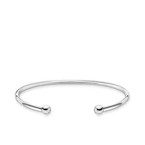 Bangle: CHARMING COLLECTION TWIST CUFF BANGLE 15.5CM