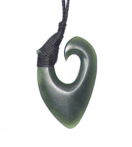 Ngai Tahu Pounamu: Small traditional bound Matau