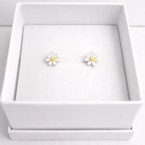 Jewellery Rings Bracelets Earrings Necklace: FV Petite Silver Earrings - White Daisy