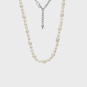 Necklaces 1: Allure Necklace (Pearl/Silver)