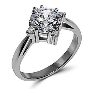 White Diamond Simulant Rings: Ritz