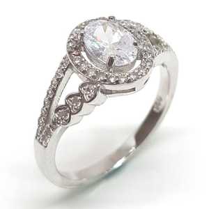 White Diamond Simulant Rings: Esencial