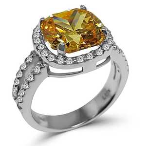 White Diamond Simulant Rings: Accarezzato