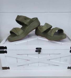 Isabella | Darwin Shoe - Khaki