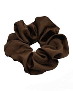 STYLECOM.NZ ▪︎ SCRUNCHIE | CHOCOLATE SATIN • L