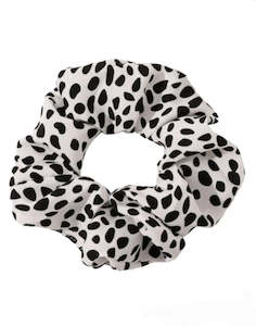 Scrunchies: STYLECOM.NZ ▪︎ SCRUNCHIE | WHITE POLKA DOT • M