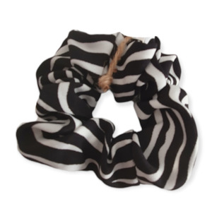 STYLECOM.NZ ▪︎ Scrunchie | Stripes • M