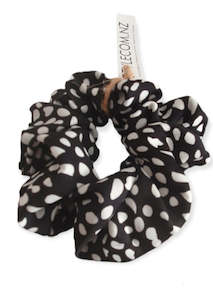 Scrunchies: STYLECOM.NZ ▪︎ Scrunchie | Black Polka Dot • M