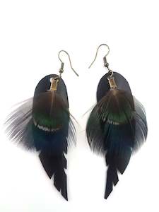 Feathers: TUIW8EMGAG Feather Earring