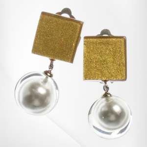 Bubbling Pearls: 2340503PG01Q00 VINTAGE PEARLS goldpearl stud