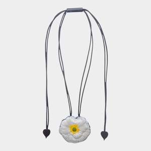Prue 1: P170201WHITQ00 GARLAND white adj size 5.9cm