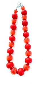 Colourful Beads Summer 22: 4010132SCARQ23 COLOURFUL BEADS scarlett 55cm