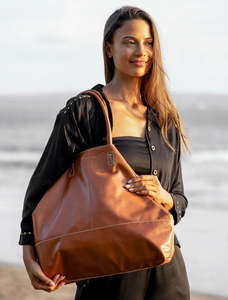 X L A B Wanderer Handbag Collection: Gail Tote and Purse