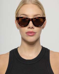 Otra Eyewear: Kinni - Tort/Brown