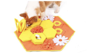 Products: Snuffle Mat for Dogs - Honeycomb - Styley Pets