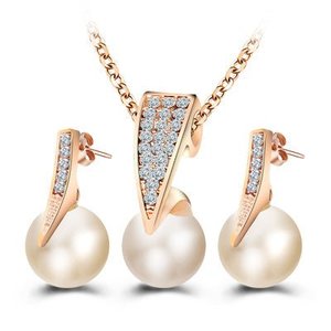 Bold Elegant Jewelry Collection: Pearl Luxe Duo Set: Fashion & Elegance