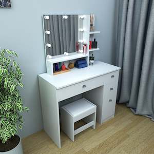 Dressing Tables: Glam Vanity Dresser