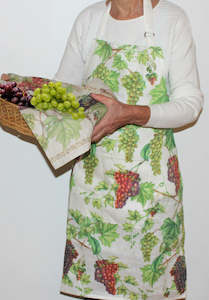 Linens: Apron Grapes