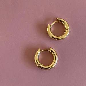 Earrings: CHUNKY Sleepers