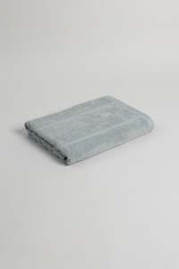 Woodford Pool Towel in Cement