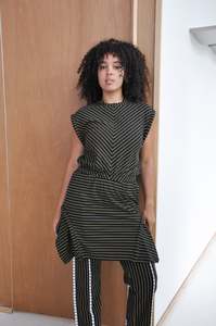 Clothing: Game Dress in Black & Gold