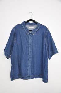 Preloved: Marle Short Sleeve Denim Shirt - blue