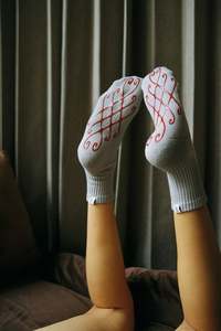 Grip Socks in Grey & Red Heart