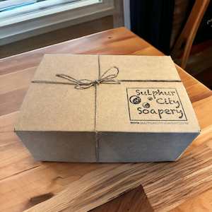 Miscellaneous: Gift box starter, small size.