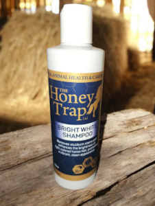 Shampoo Conditioner: The Honey Trap Bright White Shampoo