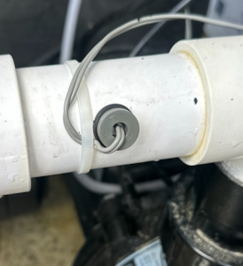 Valves And Accessories: PSH secure sensor plug and grommet 13mm