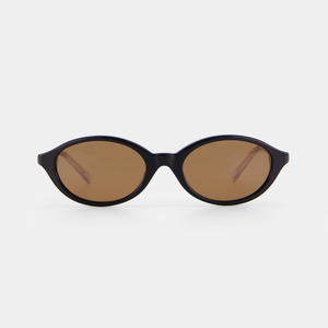 Discount Allowed: Isle of Eden Sunglasses - Mirabel in Black Gradient