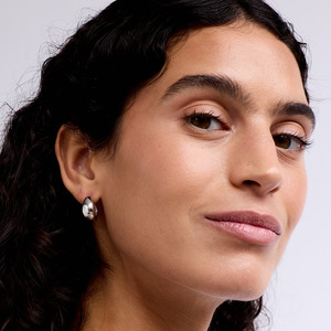 Gifts Over 100: La Dailie - Domed Hoops - Silver