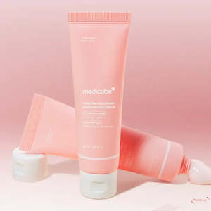 Moisturiser: Medicube PDRN Pink Hyaluronic Moisturising Cream