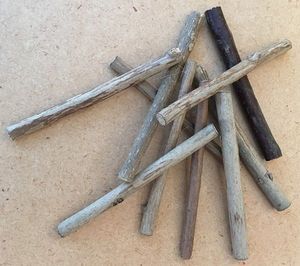 50 pce Wooden Sticks Small